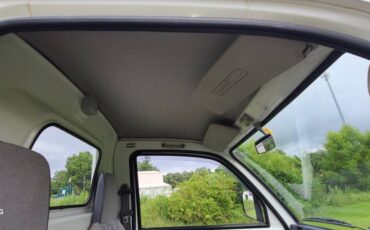 Mitsubihshi-minicab-1994-white-16