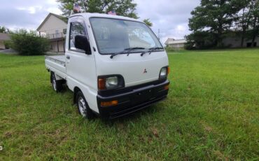 Mitsubihshi-minicab-1994-white