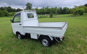 Mitsubihshi-minicab-1994-white-5