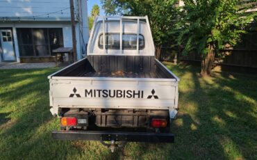 Mitsubishi-1979-white-12