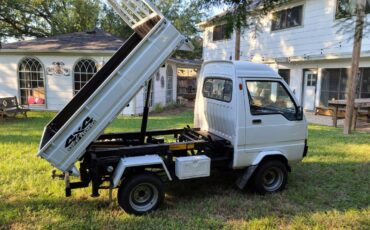 Mitsubishi-1979-white-16