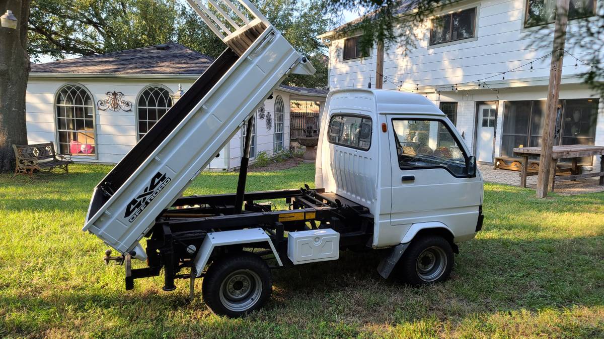 Mitsubishi-1979-white-16