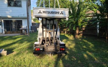 Mitsubishi-1979-white-19