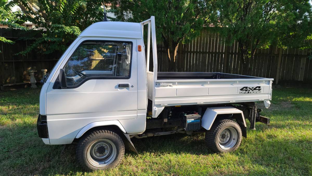 Mitsubishi-1979-white-22