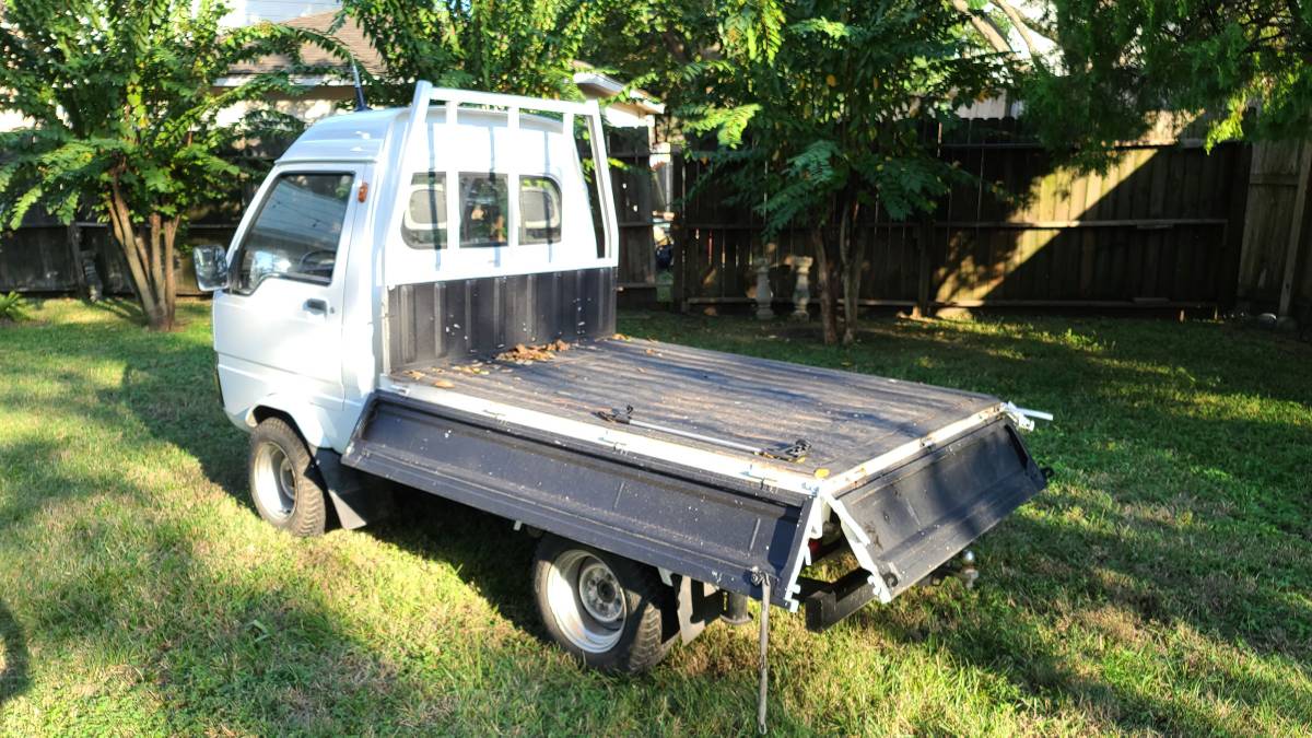 Mitsubishi-1979-white-7
