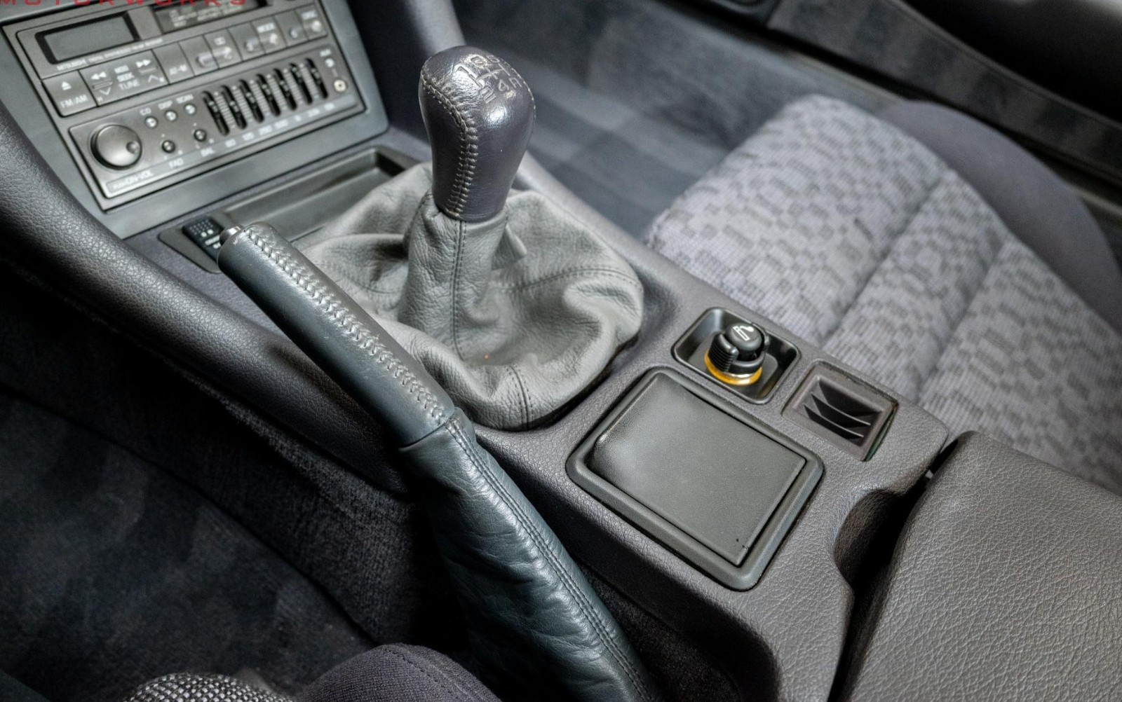Mitsubishi-3000GT-1993-Hatchback-12