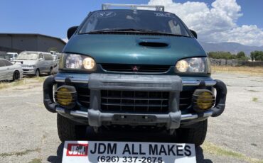 Mitsubishi-Delica-1995-Van-1