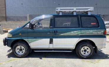 Mitsubishi-Delica-1995-Van-9