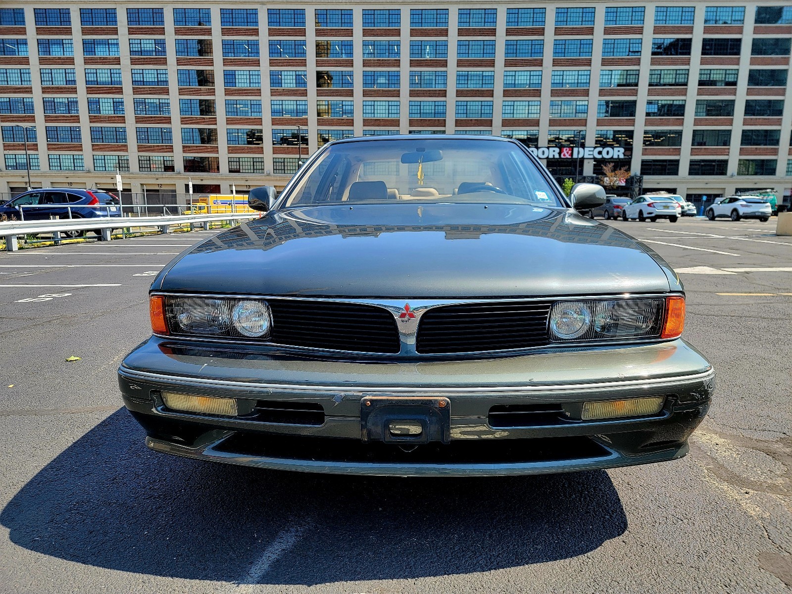 Mitsubishi-Diamante-1992-Sedan-2