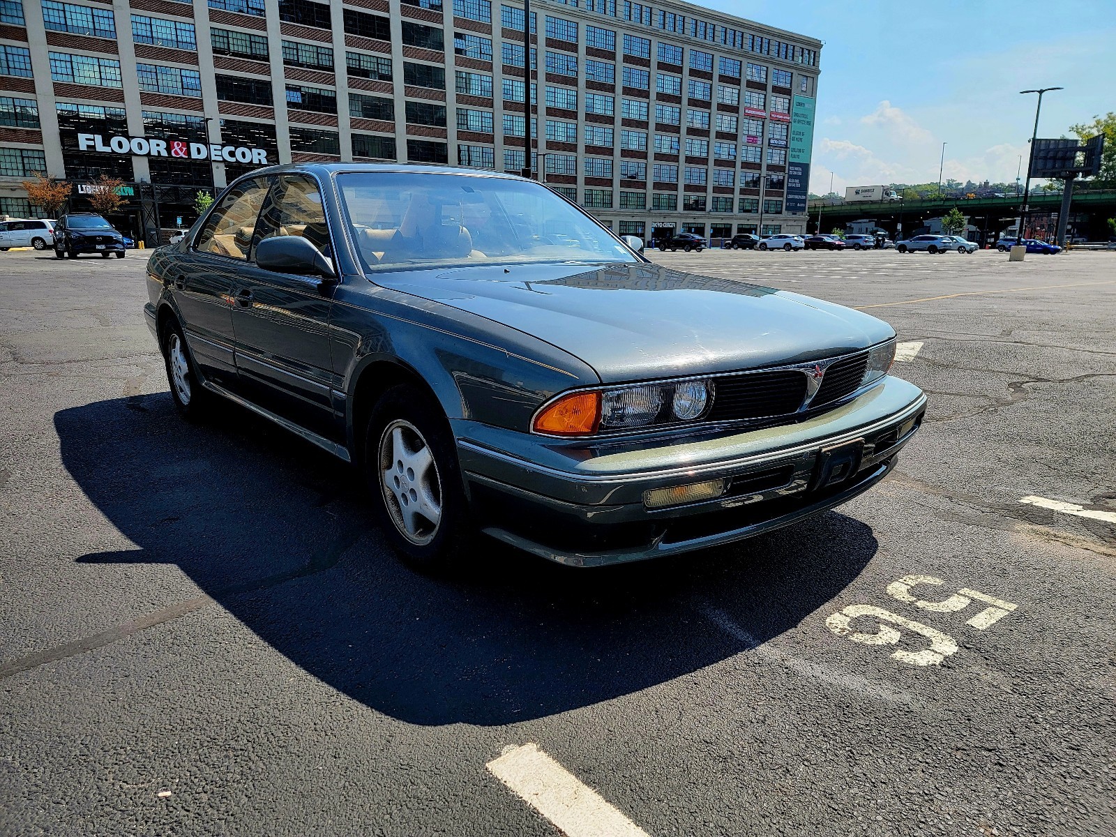 Mitsubishi-Diamante-1992-Sedan-3