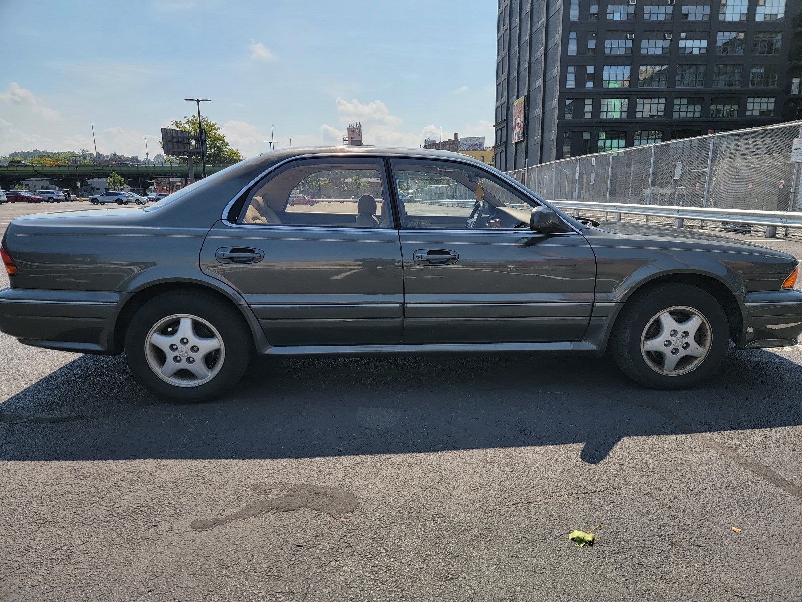 Mitsubishi-Diamante-1992-Sedan-4