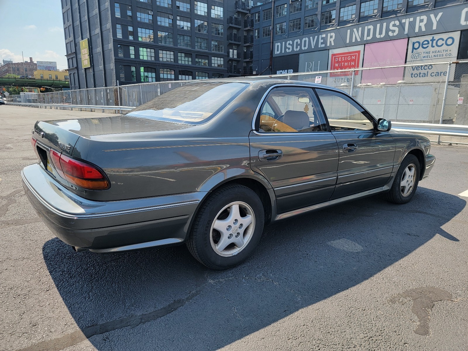 Mitsubishi-Diamante-1992-Sedan-5