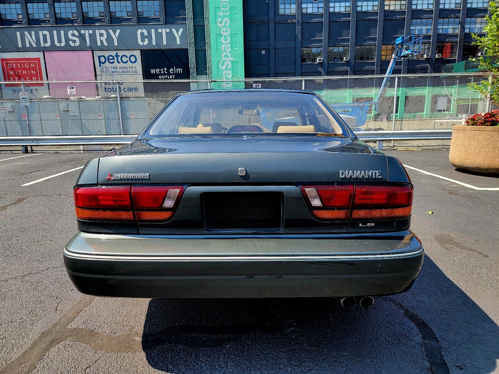 Mitsubishi-Diamante-1992-Sedan-6