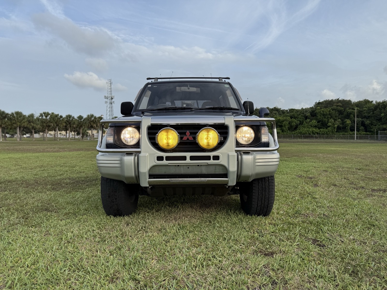 Mitsubishi-Pajero-1995-SUV-1