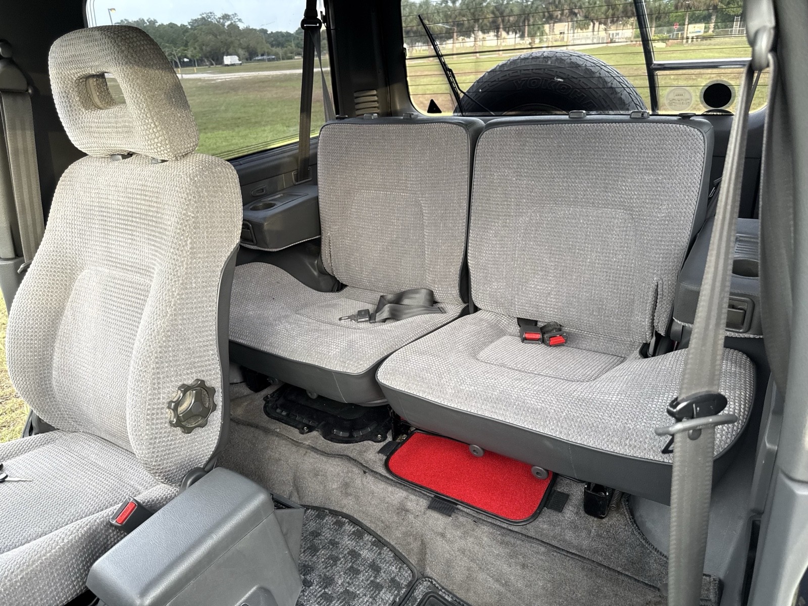 Mitsubishi-Pajero-1995-SUV-16