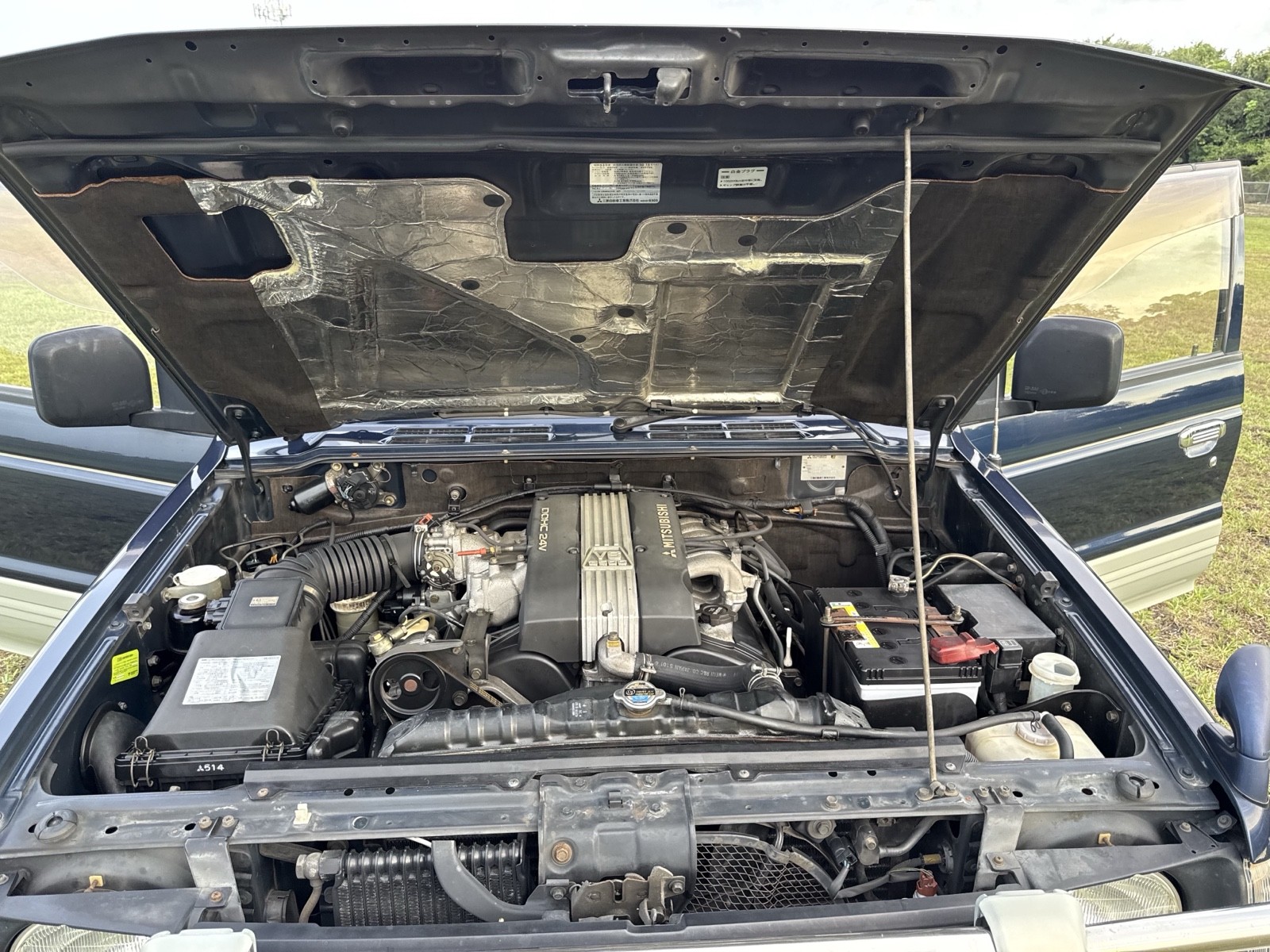 Mitsubishi-Pajero-1995-SUV-24