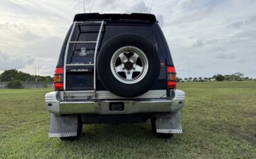 Mitsubishi-Pajero-1995-SUV-3