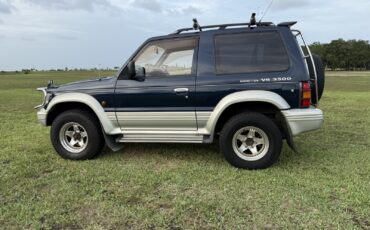 Mitsubishi-Pajero-1995-SUV-5