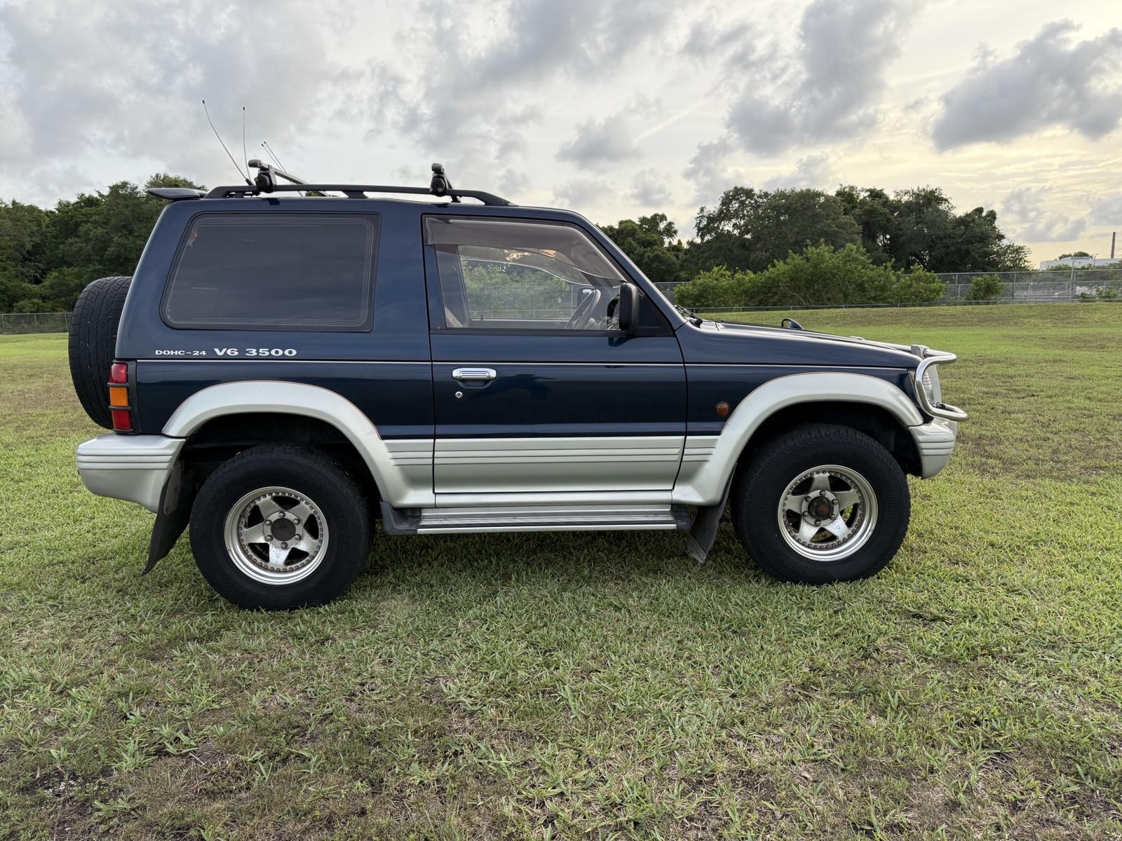 Mitsubishi-Pajero-1995-SUV-7
