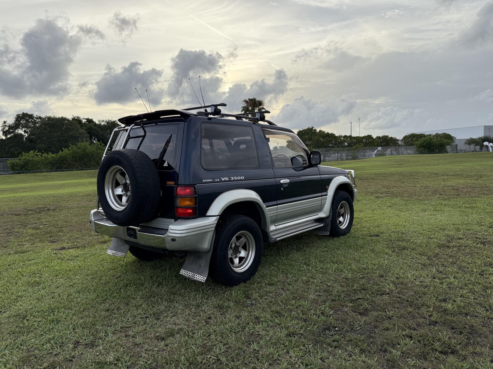 Mitsubishi-Pajero-1995-SUV-8