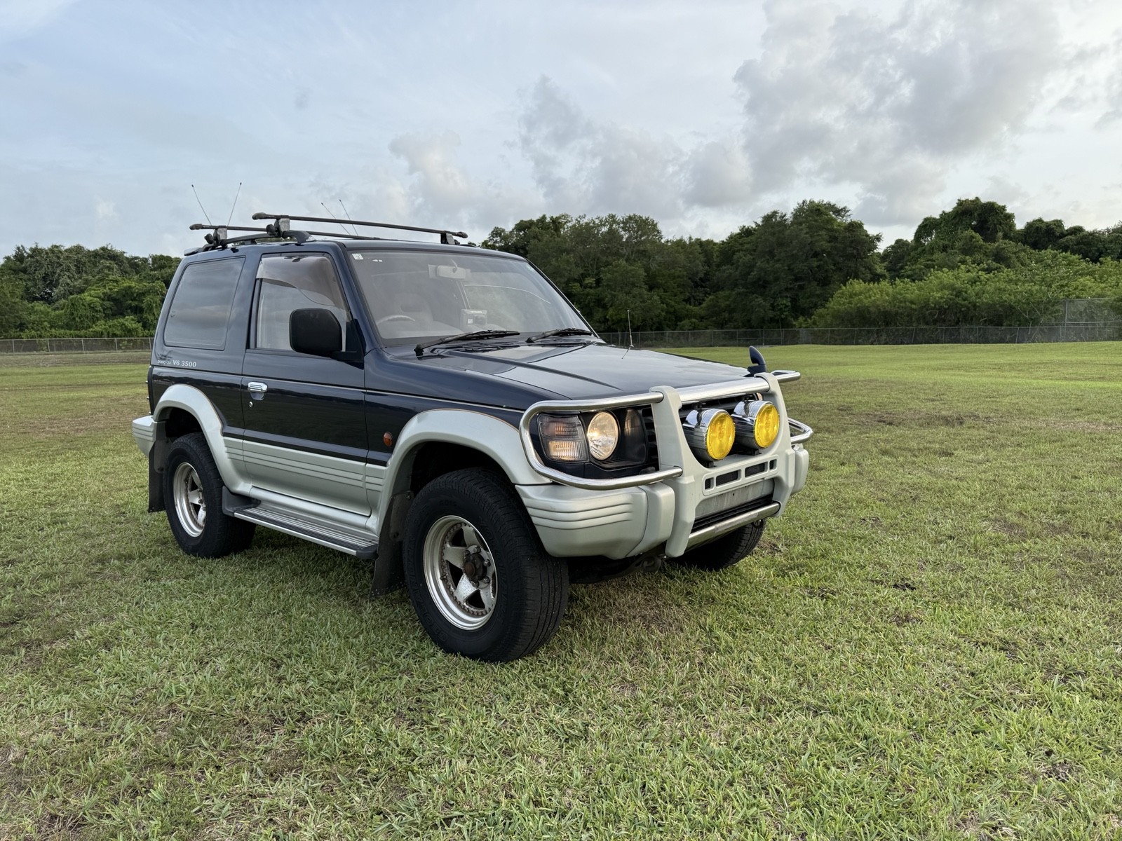 Mitsubishi-Pajero-1995-SUV-9