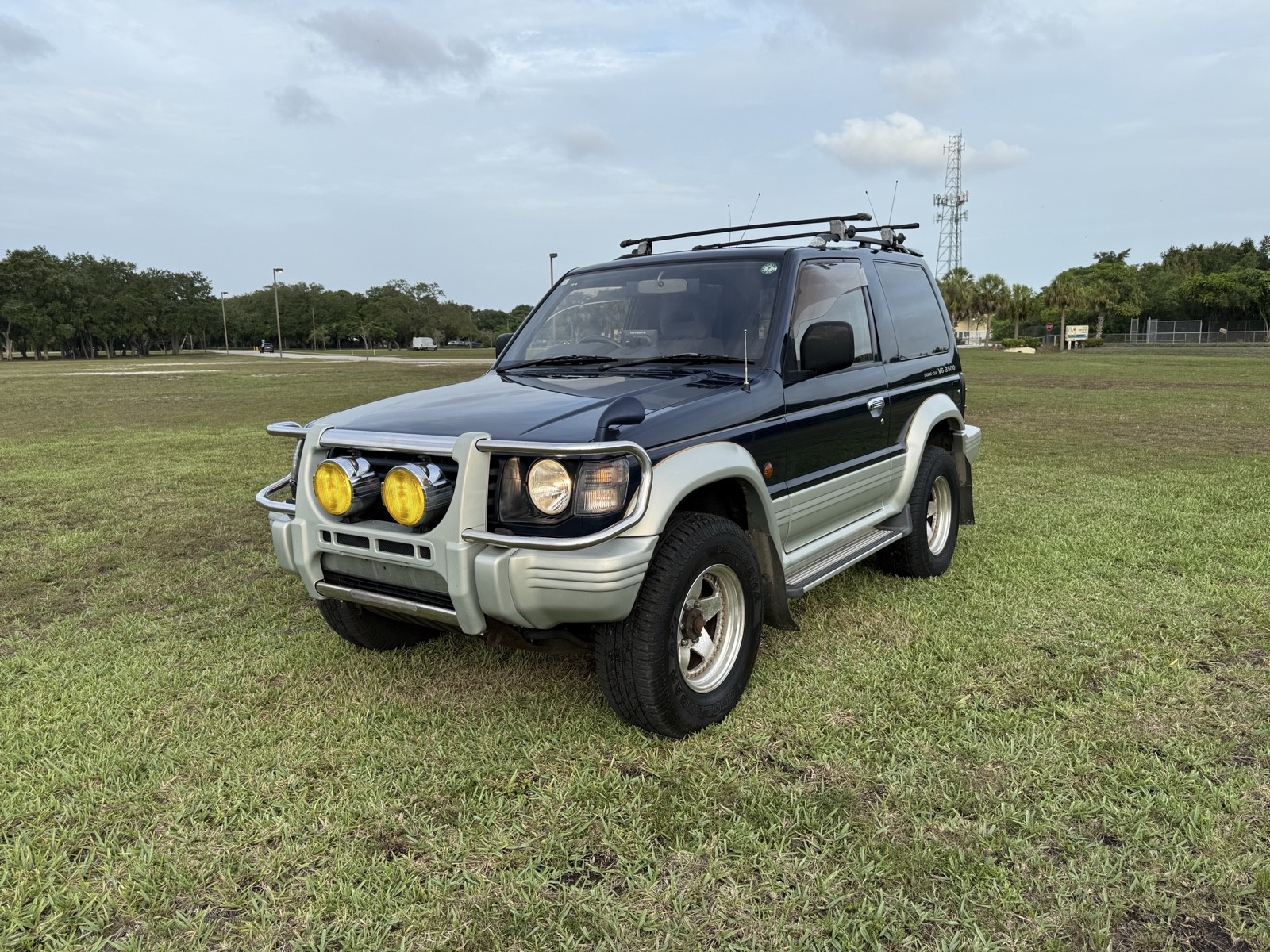 Mitsubishi-Pajero-1995-SUV