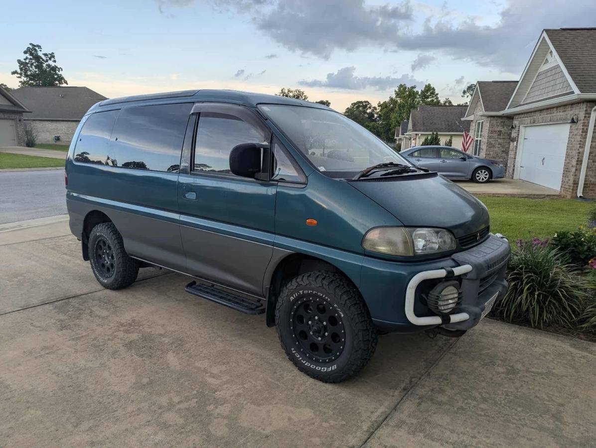 Mitsubishi-delica-1994-green-1