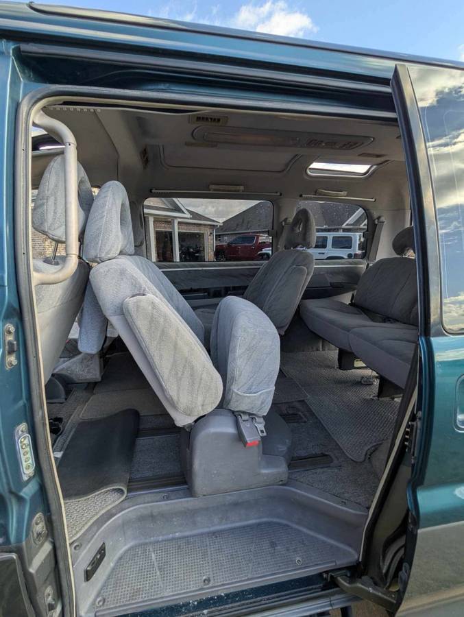 Mitsubishi-delica-1994-green-4