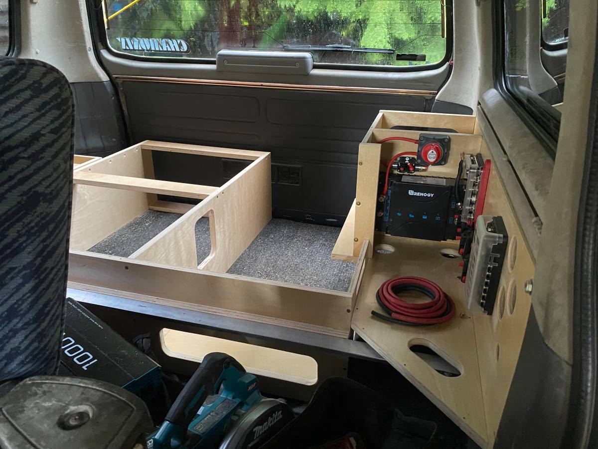 Mitsubishi-delica-diesel-1993-blue-13