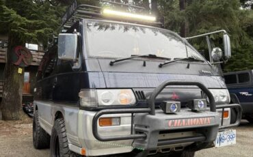 Mitsubishi-delica-diesel-1993-blue-20