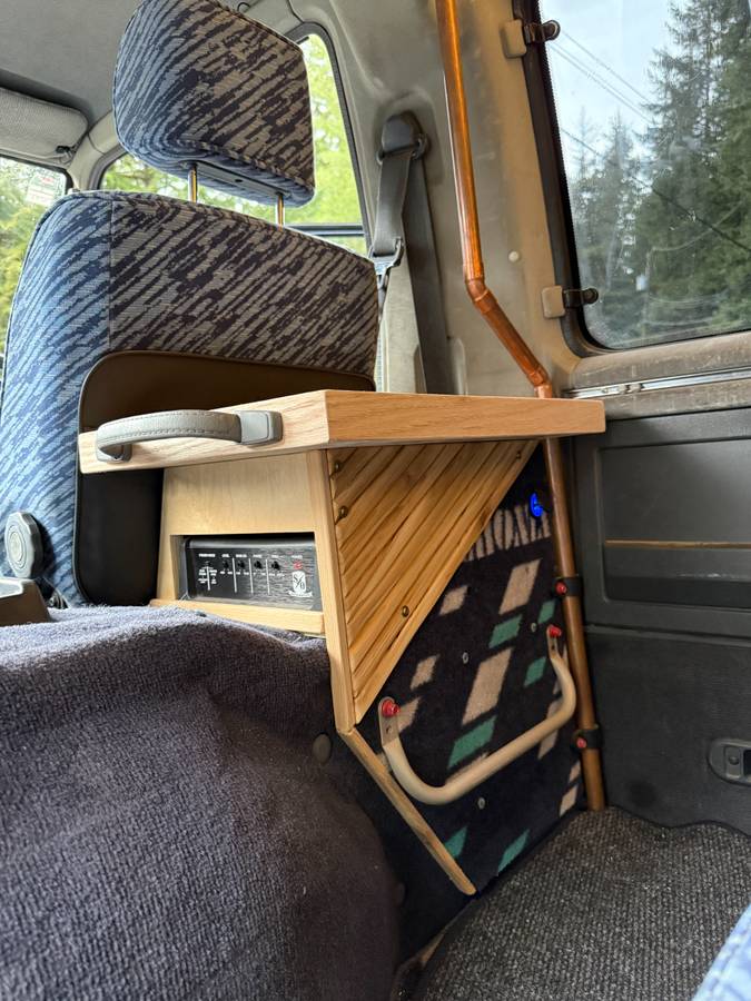 Mitsubishi-delica-diesel-1993-blue-7