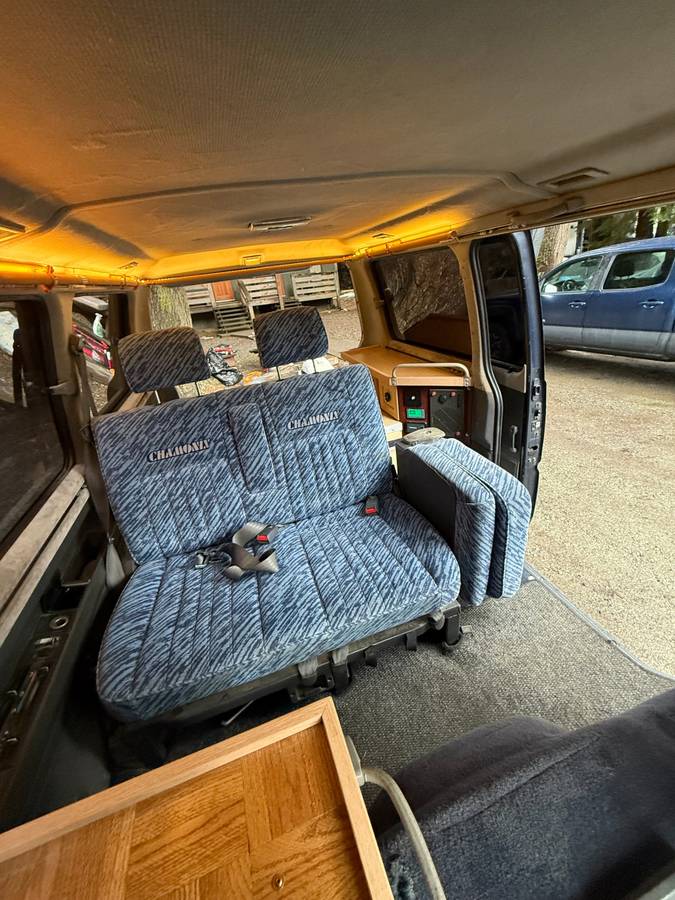 Mitsubishi-delica-diesel-1993-blue-8
