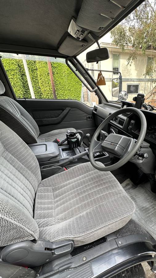 Mitsubishi-delica-l300-turbo-d-diesel-1993-grey-10