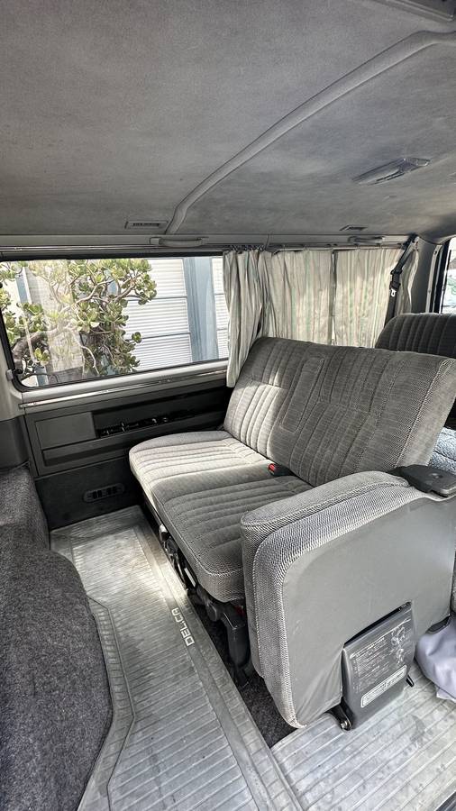 Mitsubishi-delica-l300-turbo-d-diesel-1993-grey-13