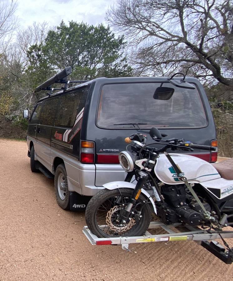 Mitsubishi-delica-l300-turbo-d-diesel-1993-grey-19