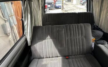 Mitsubishi-delica-l300-turbo-d-diesel-1993-grey-2