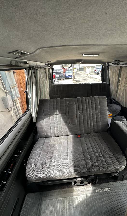 Mitsubishi-delica-l300-turbo-d-diesel-1993-grey-2