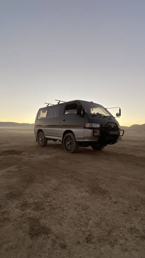 Mitsubishi-delica-l300-turbo-d-diesel-1993-grey-3