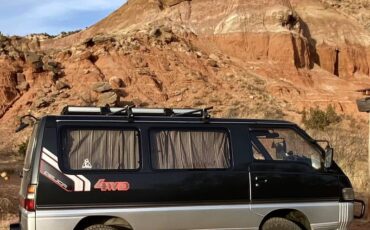 Mitsubishi-delica-l300-turbo-d-diesel-1993-grey