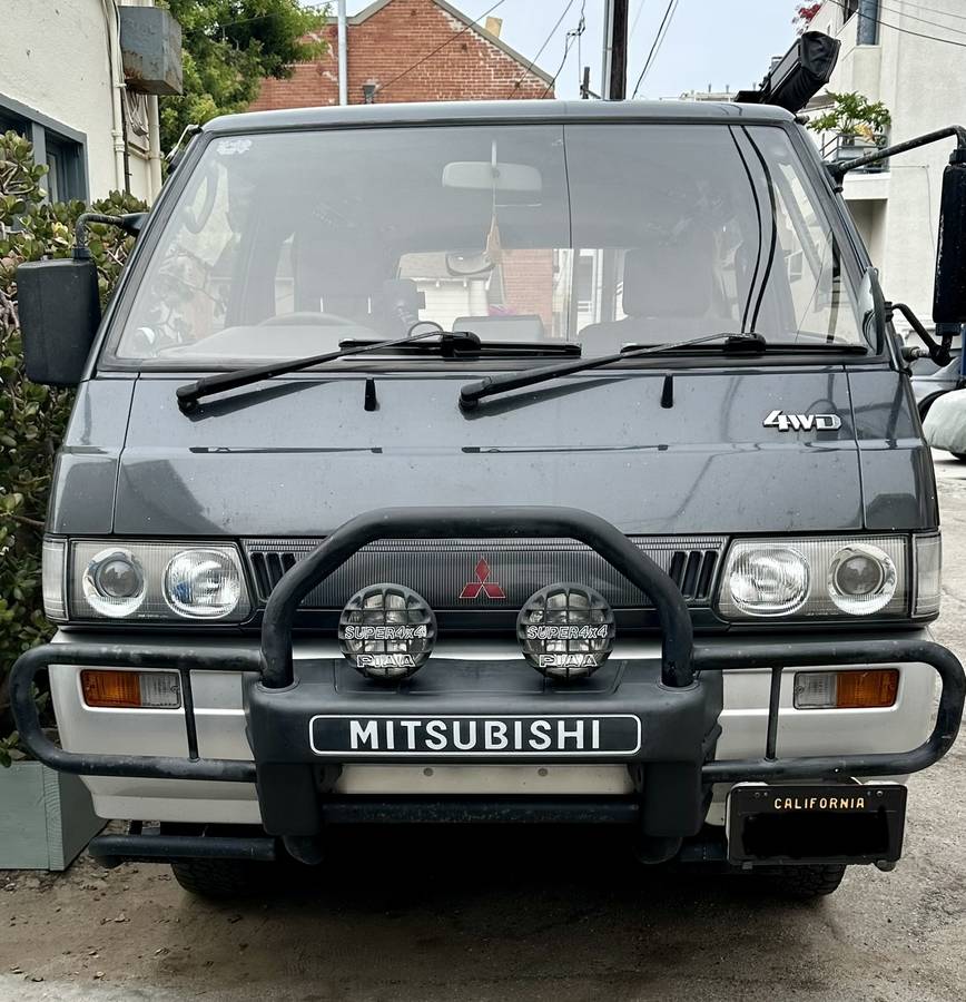 Mitsubishi-delica-l300-turbo-d-diesel-1993-grey-9