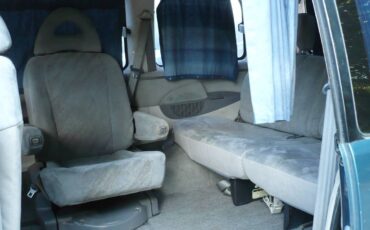 Mitsubishi-delica-l400-1994-green-12