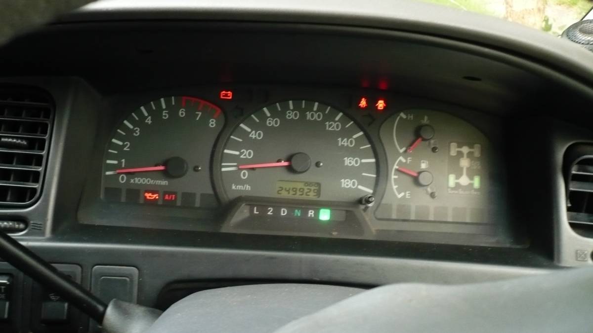 Mitsubishi-delica-l400-1994-green-16