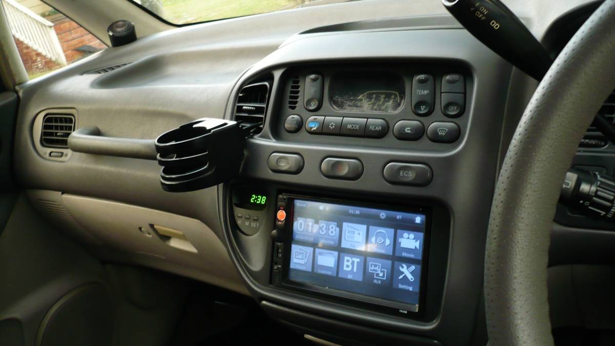 Mitsubishi-delica-l400-1994-green-17