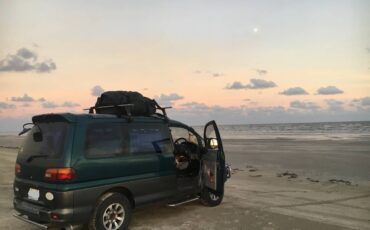 Mitsubishi-delica-l400-1994-green-18
