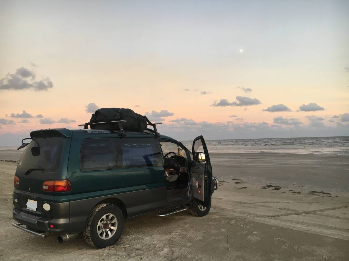 Mitsubishi-delica-l400-1994-green-18
