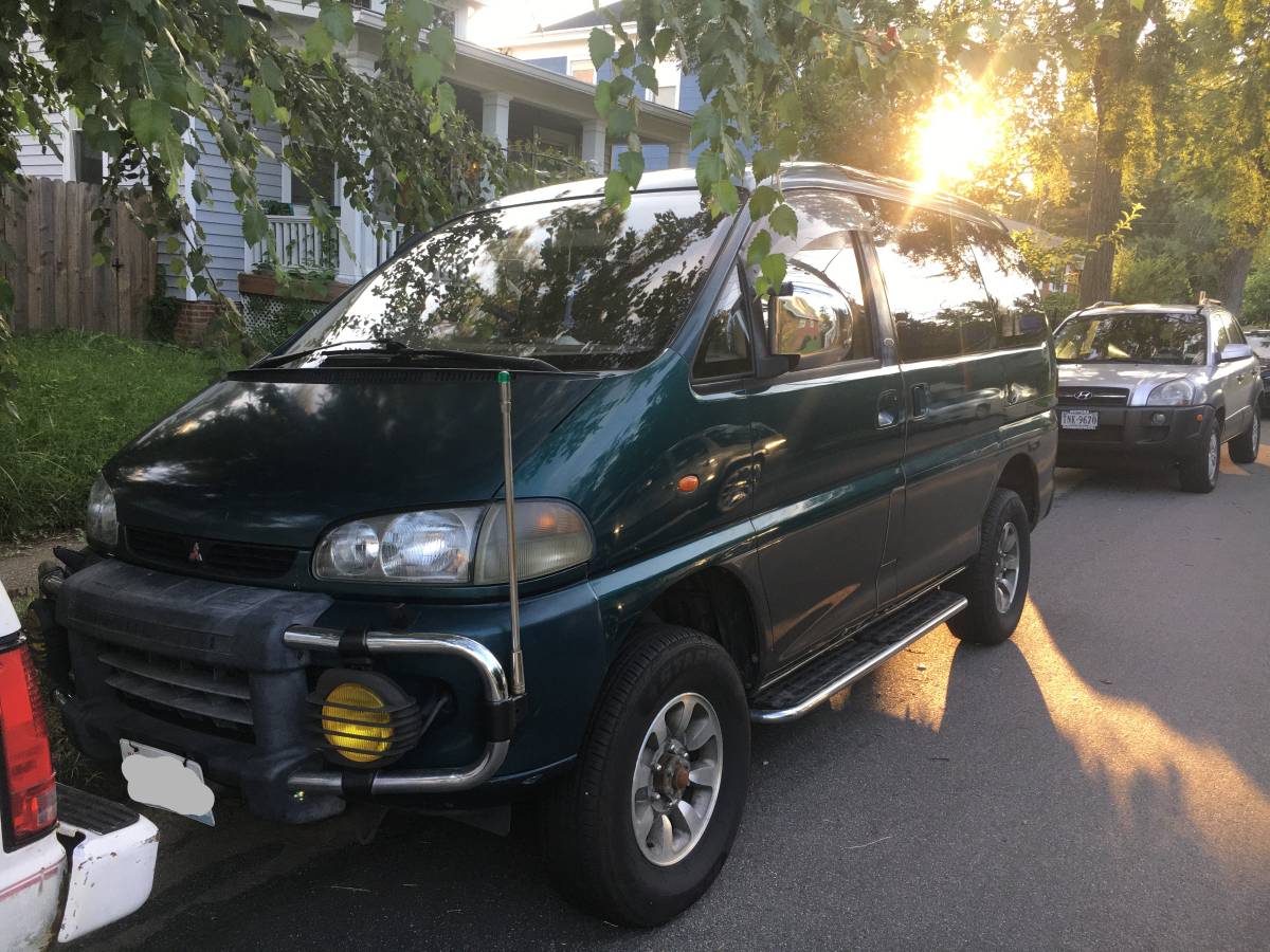Mitsubishi-delica-l400-1994-green-23