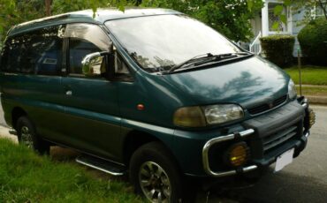 Mitsubishi-delica-l400-1994-green-3