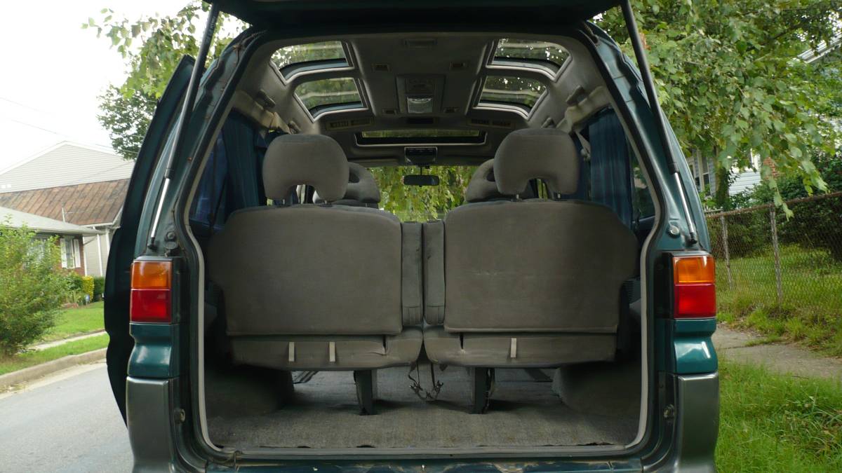 Mitsubishi-delica-l400-1994-green-7