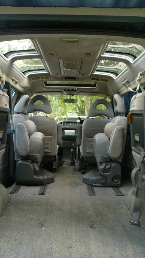 Mitsubishi-delica-l400-1994-green-8