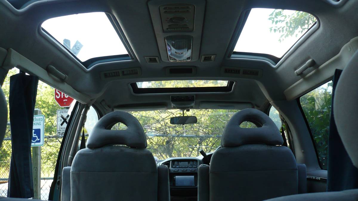Mitsubishi-delica-l400-1994-green-9